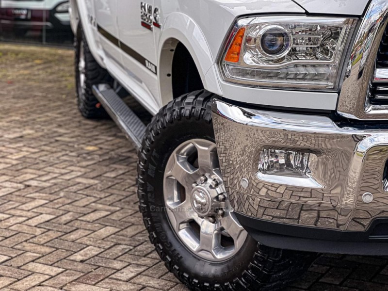 2500 LARAMIE 6.7 CD 4X4 TDI DIESEL 4P AUTOMÁTICA - 2018 - CANELA