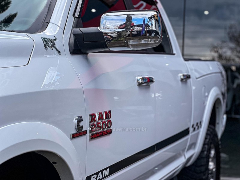 2500 LARAMIE 6.7 CD 4X4 TDI DIESEL 4P AUTOMÁTICA - 2018 - CANELA