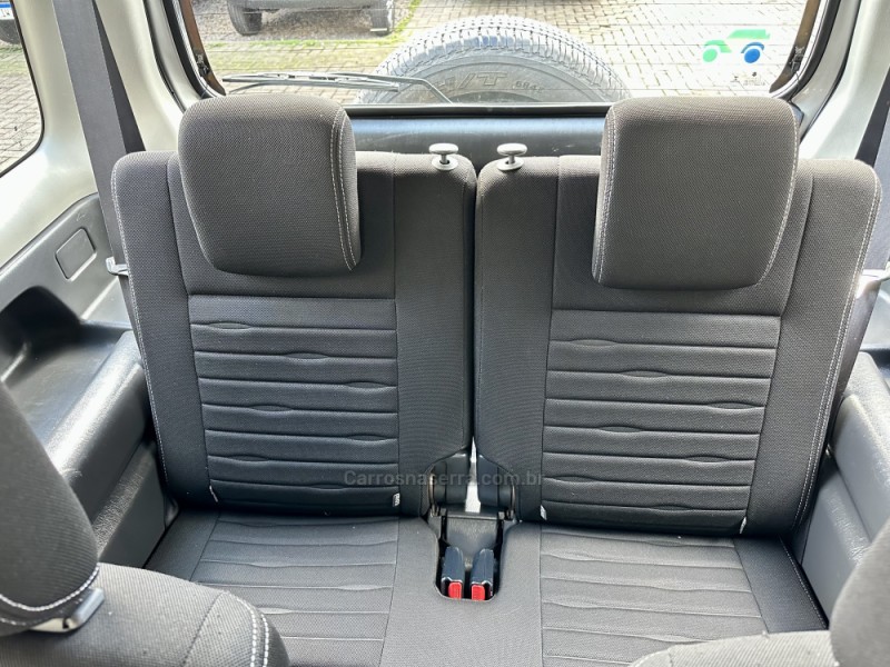 JIMNY 1.3 4ALL 4X4 16V GASOLINA 2P MANUAL - 2015 - SAPIRANGA