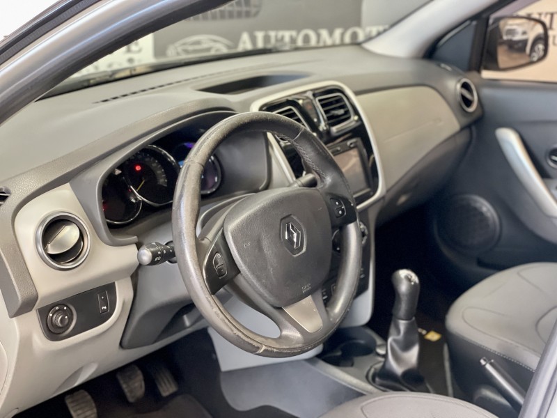 LOGAN 1.6 DYNAMIQUE 8V FLEX 4P MANUAL - 2015 - CAXIAS DO SUL
