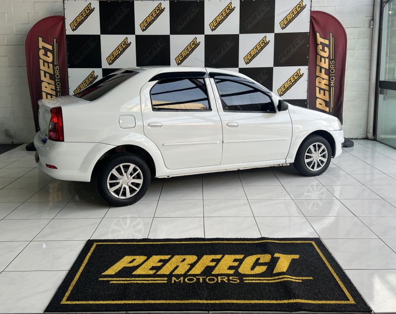 LOGAN 1.0 EXPRESSION 16V FLEX 4P MANUAL - 2012 - PORTãO