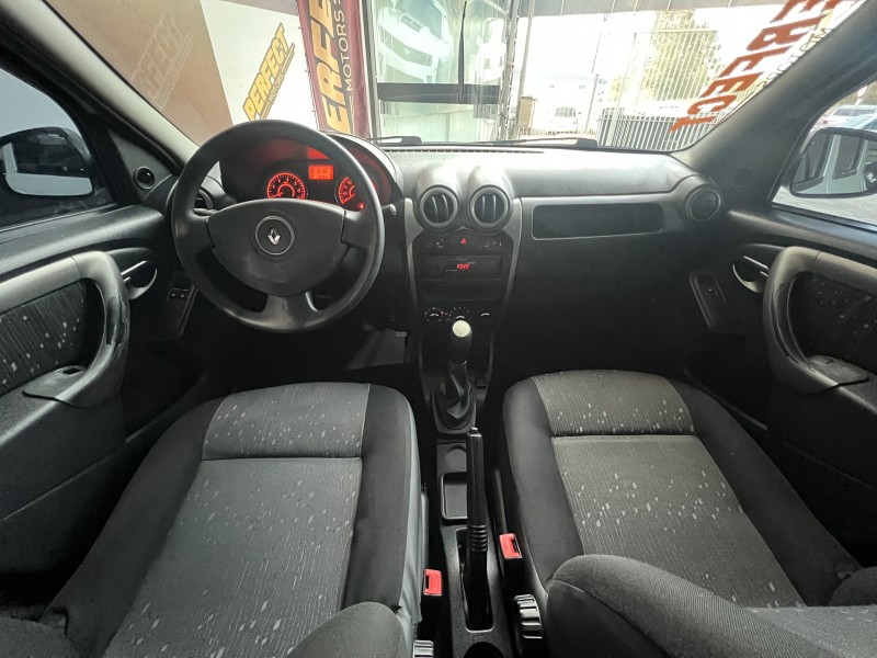 LOGAN 1.0 EXPRESSION 16V FLEX 4P MANUAL - 2012 - PORTãO