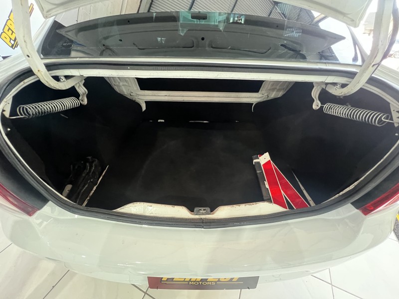 LOGAN 1.0 EXPRESSION 16V FLEX 4P MANUAL - 2012 - PORTãO