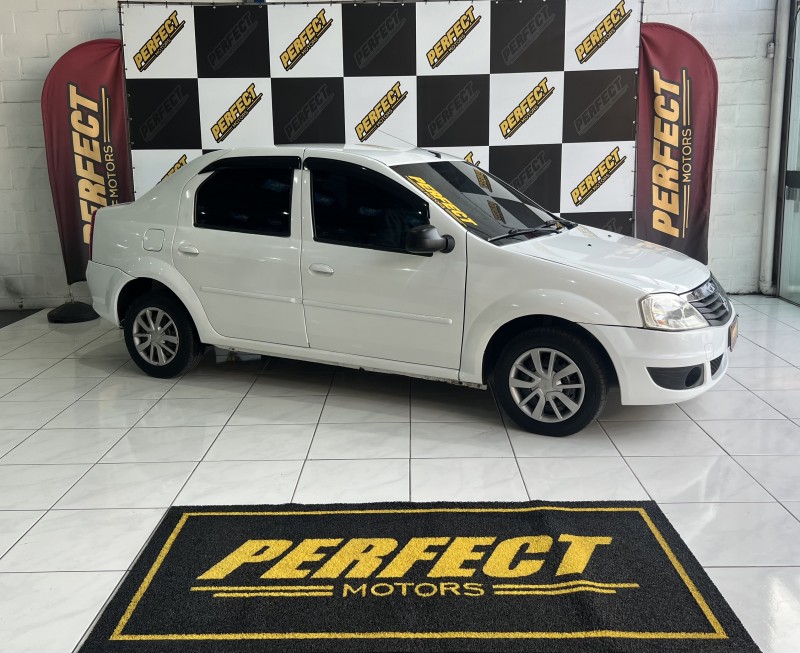 LOGAN 1.0 EXPRESSION 16V FLEX 4P MANUAL - 2012 - PORTãO