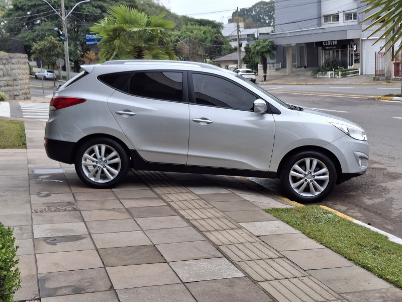 IX35 2.0 MPI 4X2 16V GASOLINA 4P AUTOMÁTICO - 2012 - FARROUPILHA