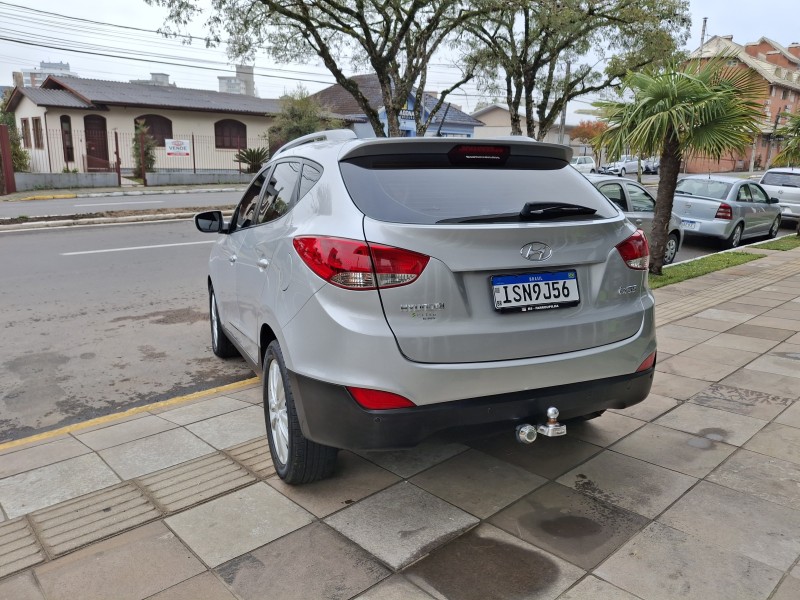 IX35 2.0 MPI 4X2 16V GASOLINA 4P AUTOMÁTICO - 2012 - FARROUPILHA