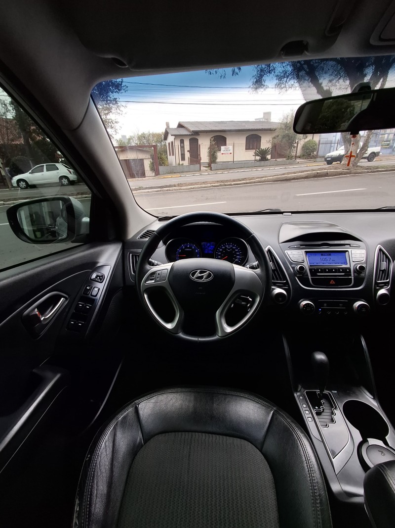 IX35 2.0 MPI 4X2 16V GASOLINA 4P AUTOMÁTICO - 2012 - FARROUPILHA