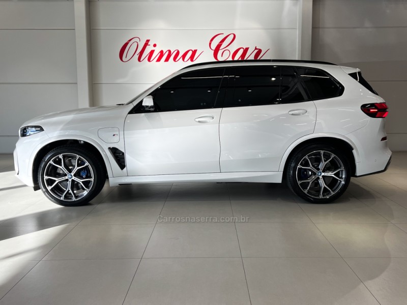 X5 3.0 XDRIVE50E TURBO M SPORT HÍBRIDO 4P AUTOMÁTICO - 2024 - FLORES DA CUNHA