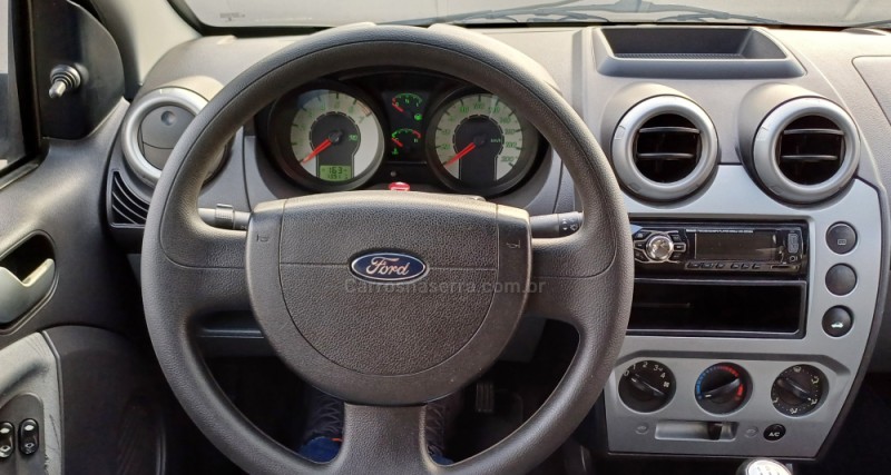 FIESTA 1.6 MPI CLASS HATCH 8V FLEX 4P MANUAL - 2009 - FARROUPILHA