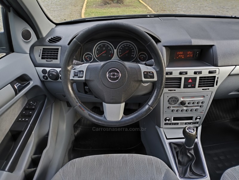 VECTRA 2.0 MPFI ELEGANCE 8V FLEX 4P MANUAL - 2009 - FARROUPILHA