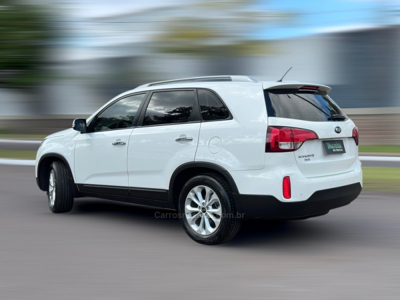SORENTO 2.4 EX2 4X2 16V GASOLINA 4P AUTOMÁTICO - 2014 - NOVO HAMBURGO