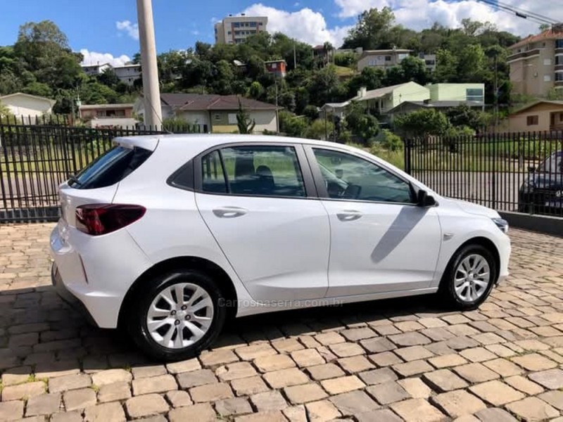 ONIX 1.0 LT 12V FLEX 4P MANUAL - 2022 - GUAPORé