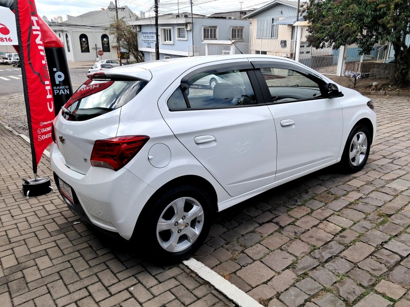 ONIX 1.4 MPFI LT 8V FLEX 4P MANUAL - 2019 - CAXIAS DO SUL