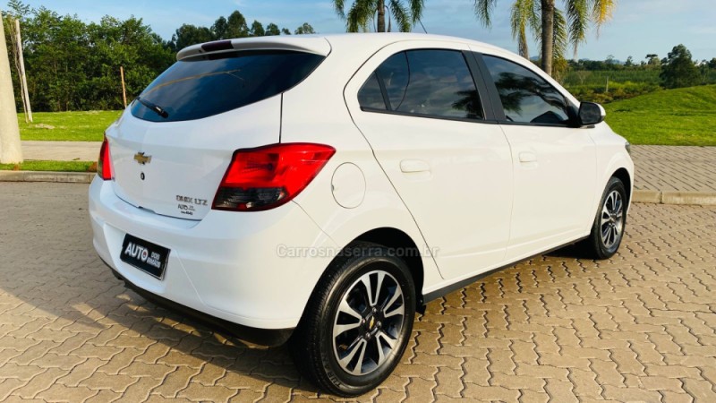ONIX 1.4 MPFI LTZ 8V FLEX 4P MANUAL - 2015 - DOIS IRMãOS