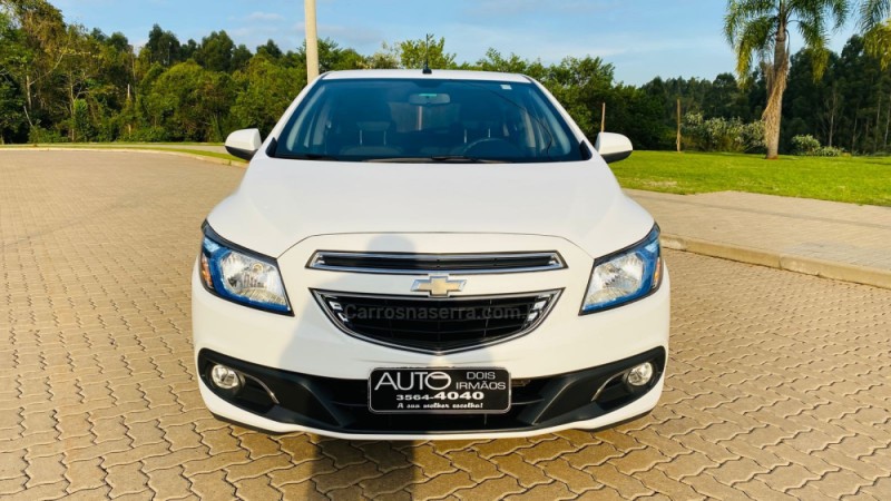 ONIX 1.4 MPFI LTZ 8V FLEX 4P MANUAL - 2015 - DOIS IRMãOS