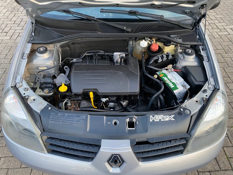 CLIO 1.0 EXPRESSION SEDAN 16V FLEX 4P MANUAL - 2007 - CAXIAS DO SUL