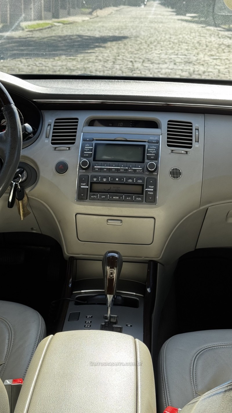 AZERA 3.3 MPFI GLS SEDAN V6 24V GASOLINA 4P AUTOMÁTICO - 2010 - LAJEADO