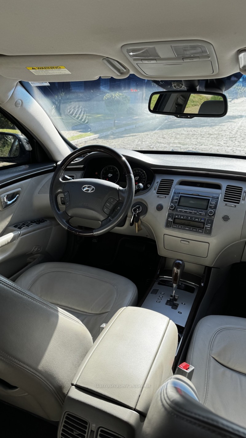 AZERA 3.3 MPFI GLS SEDAN V6 24V GASOLINA 4P AUTOMÁTICO - 2010 - LAJEADO