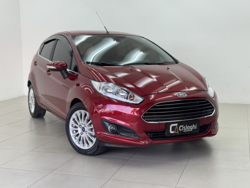 FIESTA 1.6 TITANIUM PLUS HATCH 16V FLEX 4P AUTOMÁTICO - 2017 - CARLOS BARBOSA
