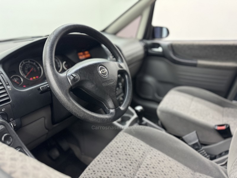 ZAFIRA 2.0 MPFI ELEGANCE 16V GASOLINA 4P MANUAL - 2010 - CARLOS BARBOSA