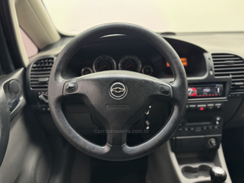 ZAFIRA 2.0 MPFI ELEGANCE 16V GASOLINA 4P MANUAL - 2010 - CARLOS BARBOSA