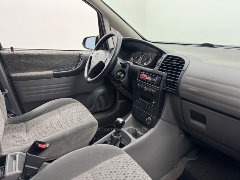 ZAFIRA 2.0 MPFI ELEGANCE 16V GASOLINA 4P MANUAL - 2010 - CARLOS BARBOSA