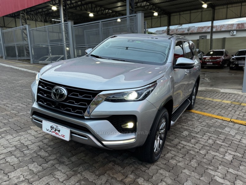 HILUX SW4 2.8 SRX 4X4 7 LUGARES 16V TURBO INTERCOOLER DIESEL 4P AUTOMÁTICO - 2022 - FELIZ