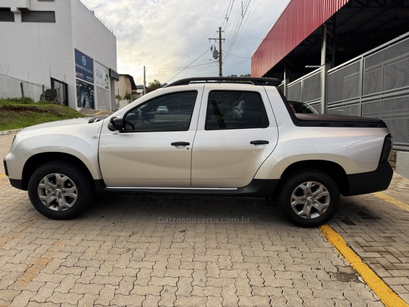 oroch 1.6 16v sce intense flex 4p manual 2023 feliz
