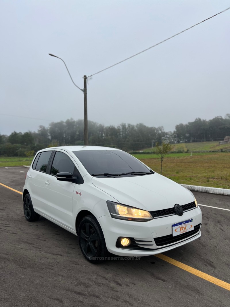 FOX 1.6 MI ROCK IN RIO 8V FLEX 4P MANUAL - 2016 - CARLOS BARBOSA