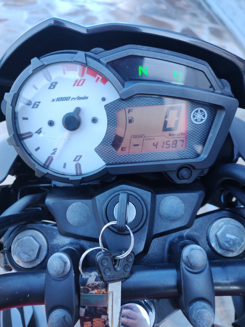 FAZER 150 FLEX FZ15 - 2015 - TRêS COROAS