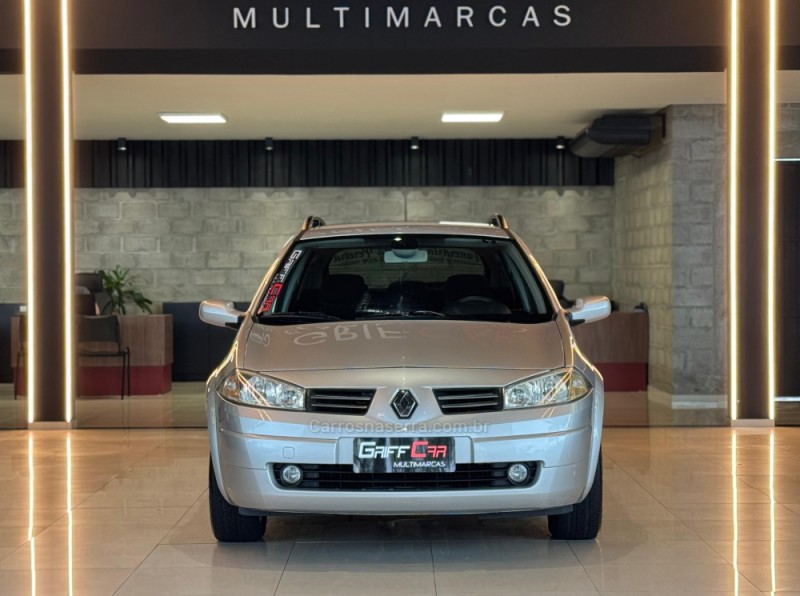 MÉGANE 1.6 DYNAMIQUE GRAND TOUR 16V FLEX 4P MANUAL - 2011 - DOIS IRMãOS