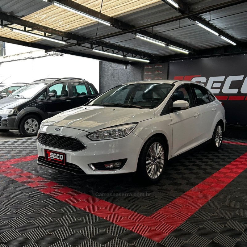FOCUS 2.0 SE PLUS 16V FLEX 4P AUTOMÁTICO