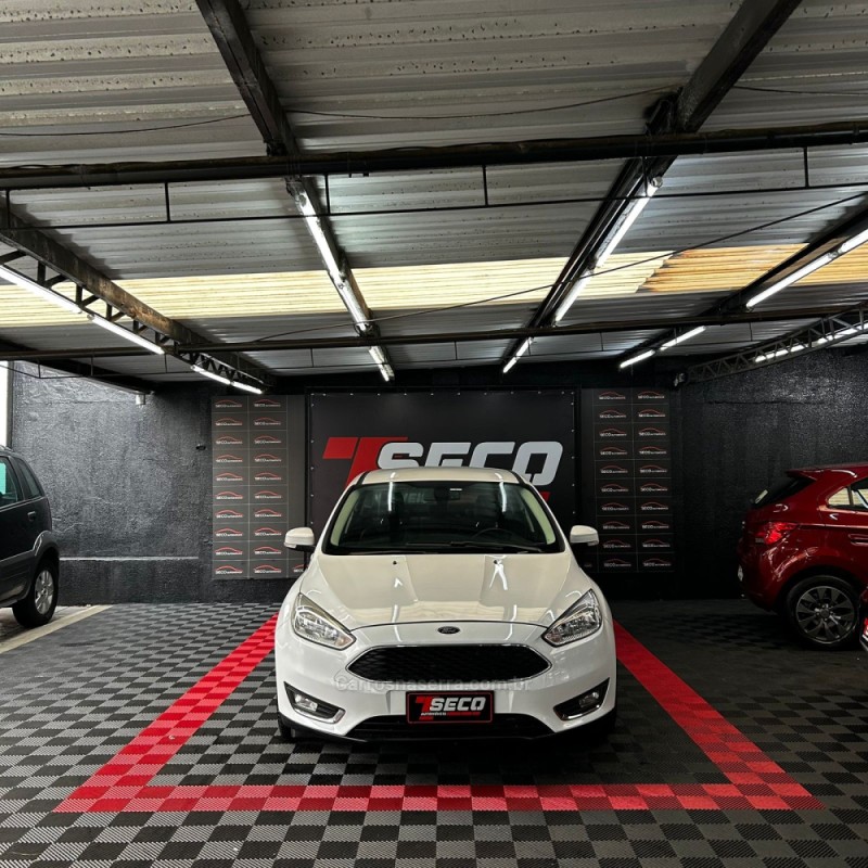FOCUS 2.0 SE PLUS 16V FLEX 4P AUTOMÁTICO - 2016 - PASSO FUNDO