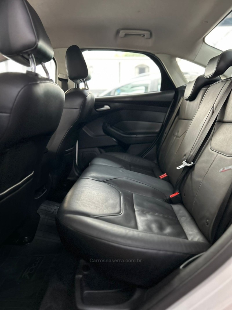 FOCUS 2.0 SE PLUS 16V FLEX 4P AUTOMÁTICO - 2016 - PASSO FUNDO