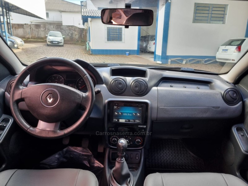 DUSTER 2.0 TECH ROAD 4X2 16V FLEX 4P MANUAL - 2013 - VACARIA