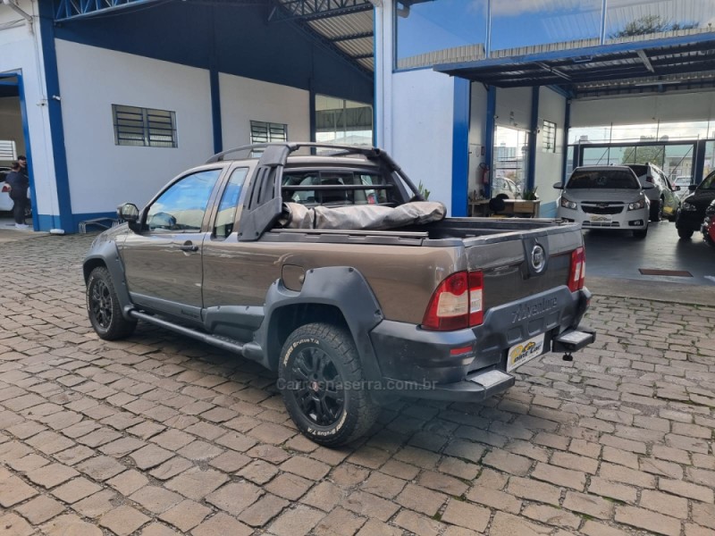 STRADA 1.8 MPI ADVENTURE LOCKER CD 8V FLEX 2P MANUAL - 2010 - VACARIA