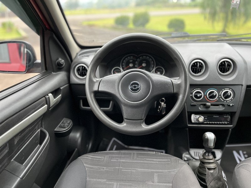 PRISMA 1.4 MPFI MAXX 8V FLEX 4P MANUAL - 2009 - BOM PRINCíPIO