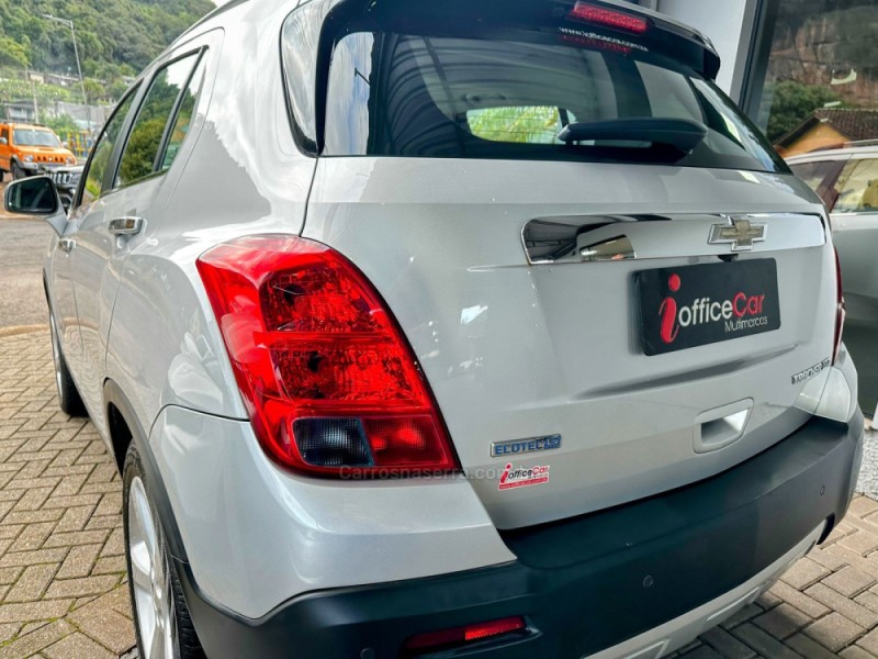 TRACKER 1.8 MPFI LTZ 4X2 16V FLEX 4P AUTOMÁTICO - 2015 - TRêS COROAS