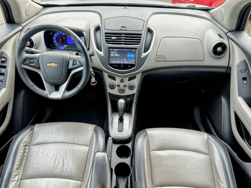TRACKER 1.8 MPFI LTZ 4X2 16V FLEX 4P AUTOMÁTICO - 2015 - TRêS COROAS