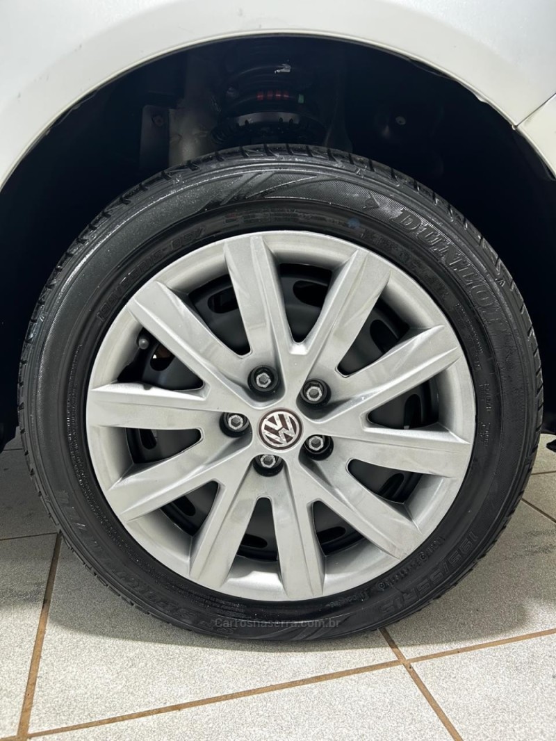 FOX 1.0 MI 8V FLEX 4P MANUAL - 2012 - CAXIAS DO SUL