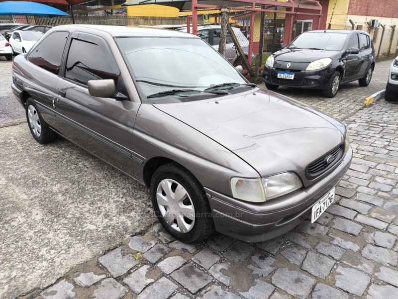 ESCORT 1.8 GL 8V GASOLINA 2P MANUAL