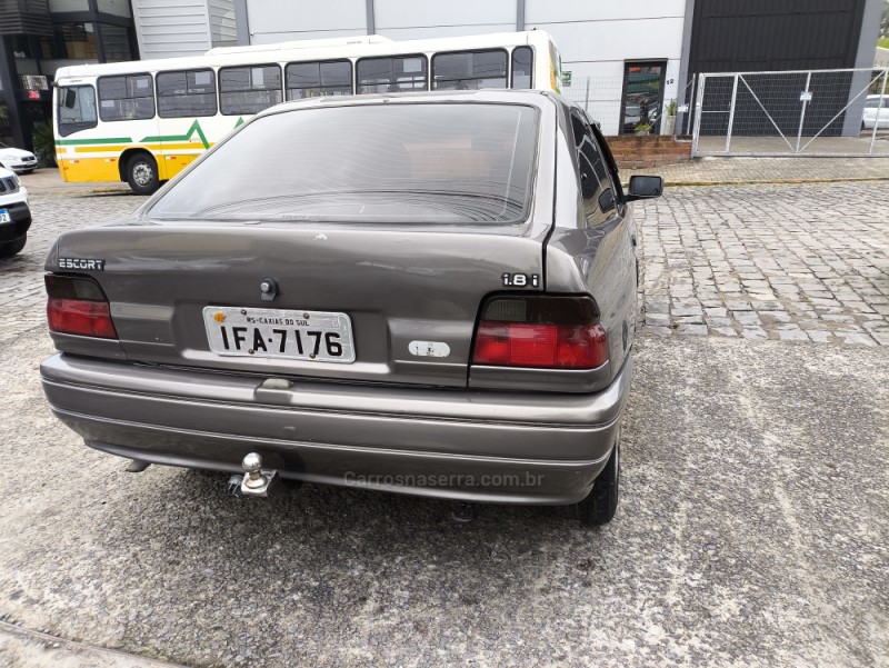 ESCORT 1.8 GL 8V GASOLINA 2P MANUAL - 1996 - FARROUPILHA