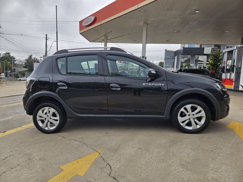SANDERO 1.6 STEPWAY RIP CURL 8V FLEX 4P MANUAL - 2017 - CAXIAS DO SUL
