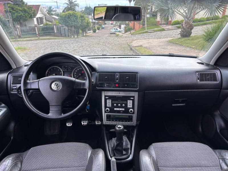 GOLF 1.6 MI SPORTLINE 8V FLEX 4P MANUAL - 2010 - VENâNCIO AIRES