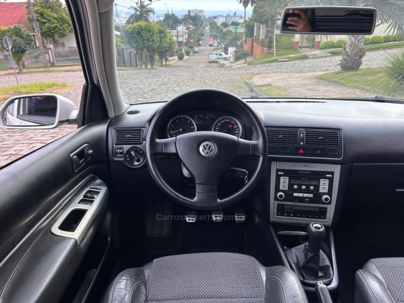 GOLF 1.6 MI SPORTLINE 8V FLEX 4P MANUAL - 2010 - VENâNCIO AIRES