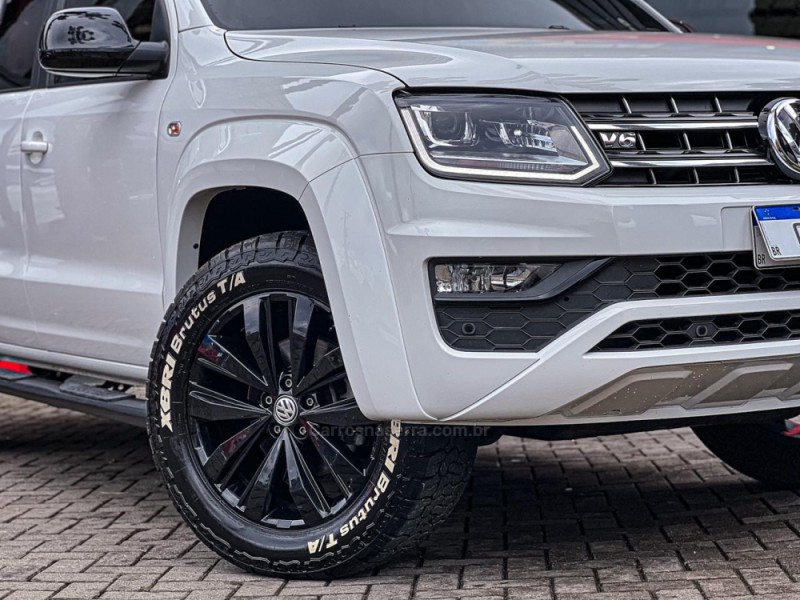 AMAROK 3.0 V6 EXTREME CD DIESEL 4X4 AT 4P AUTOMÁTICO - 2022 - CANELA