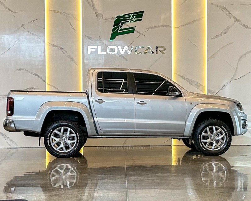 AMAROK 3.0 V6 TDI HIGHLINE CD DIESEL 4MOTION AUTOMÁTICO - 2018 - GARIBALDI