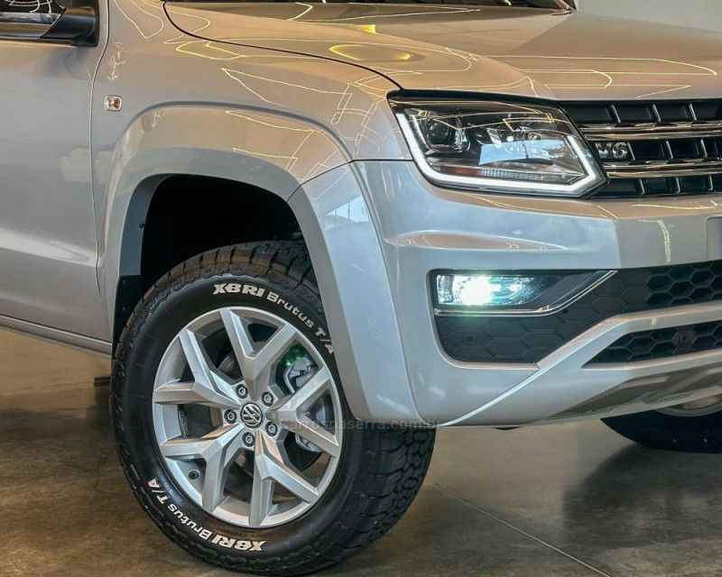 AMAROK 3.0 V6 TDI HIGHLINE CD DIESEL 4MOTION AUTOMÁTICO - 2018 - GARIBALDI