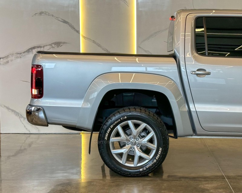 AMAROK 3.0 V6 TDI HIGHLINE CD DIESEL 4MOTION AUTOMÁTICO - 2018 - GARIBALDI