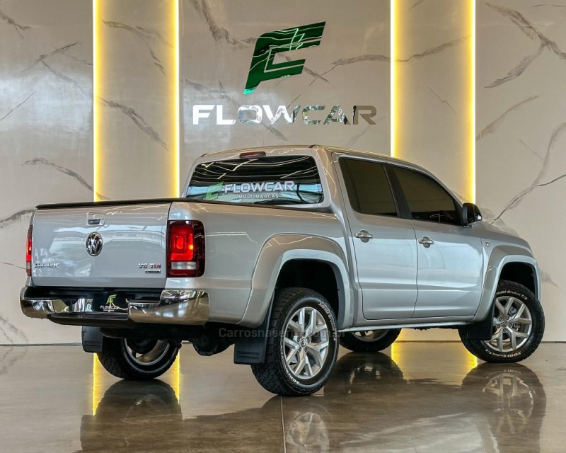 AMAROK 3.0 V6 TDI HIGHLINE CD DIESEL 4MOTION AUTOMÁTICO - 2018 - GARIBALDI